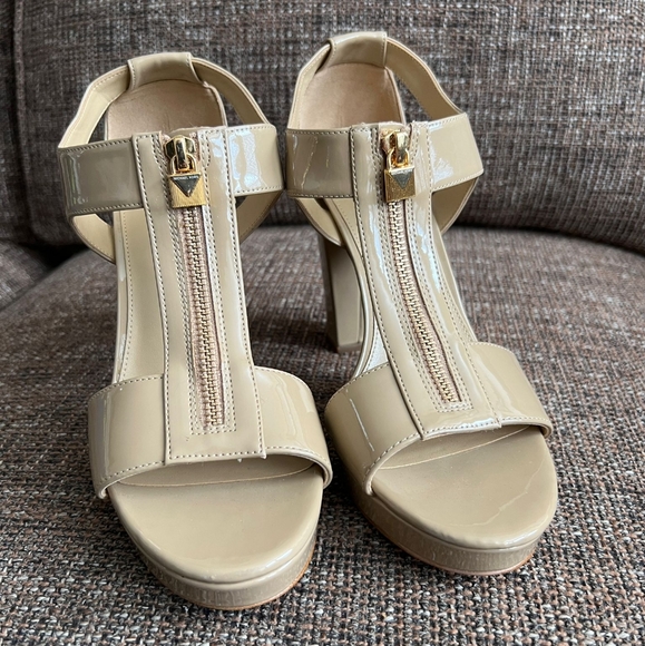 Michael Kors Berkley Zipper Platform Patent Cream High Heel Sandals, Size 9 - Picture 1 of 9